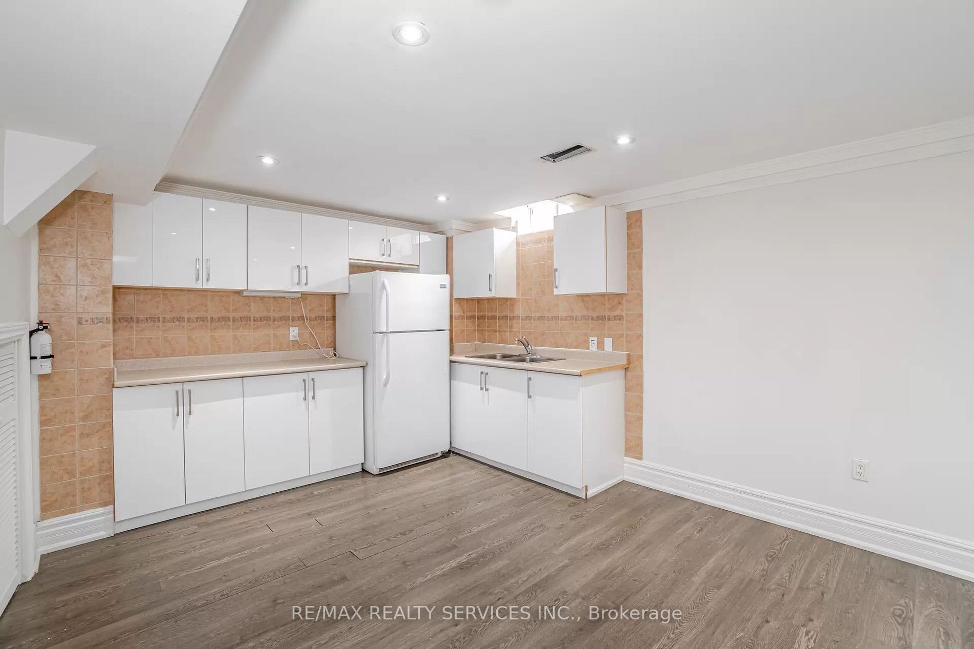 25 Sewells Lane