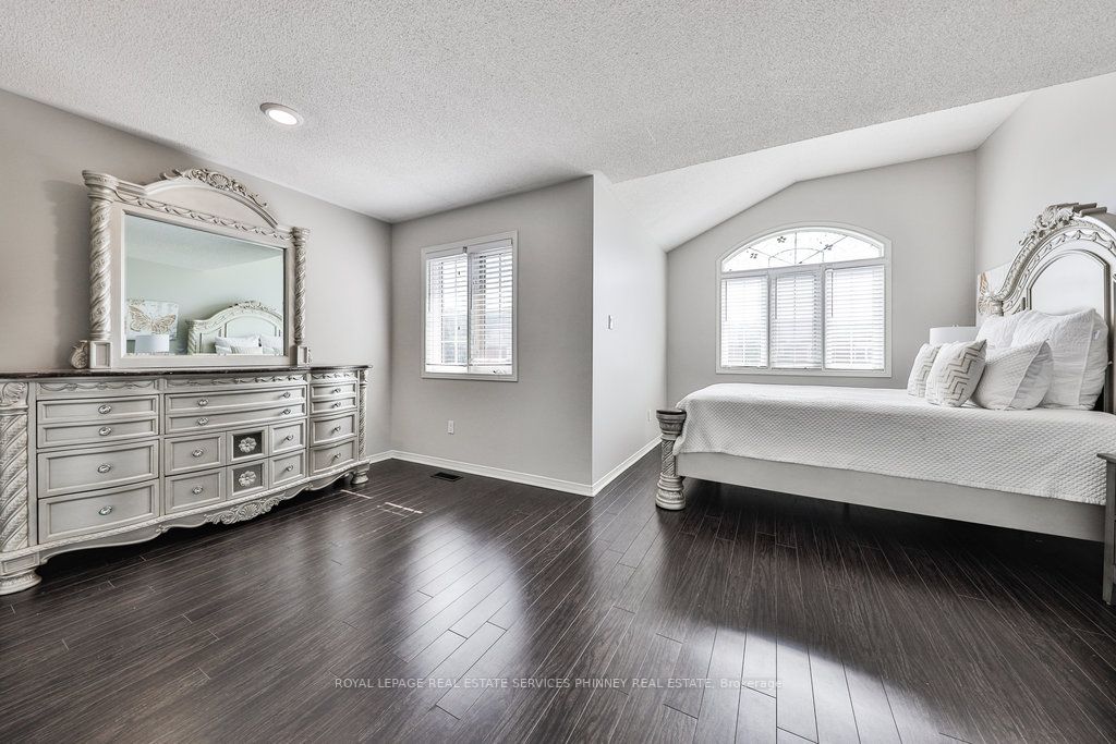 5628 Palmerston Cres