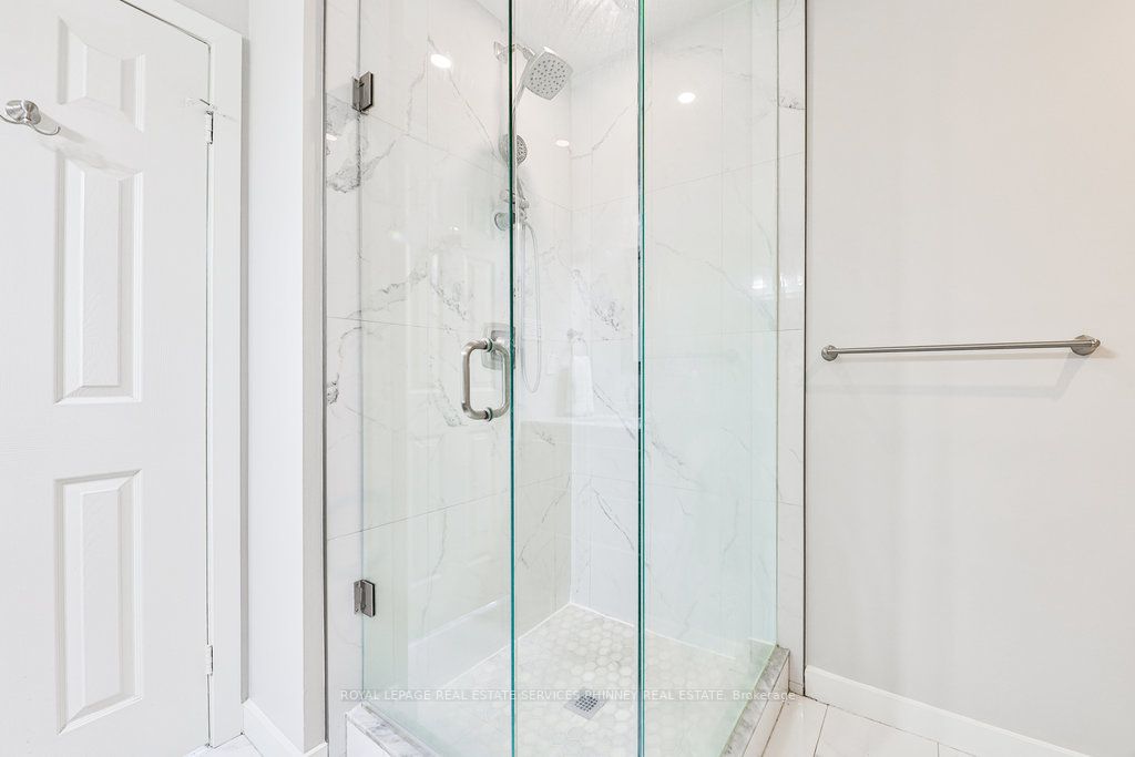 5628 Palmerston Cres