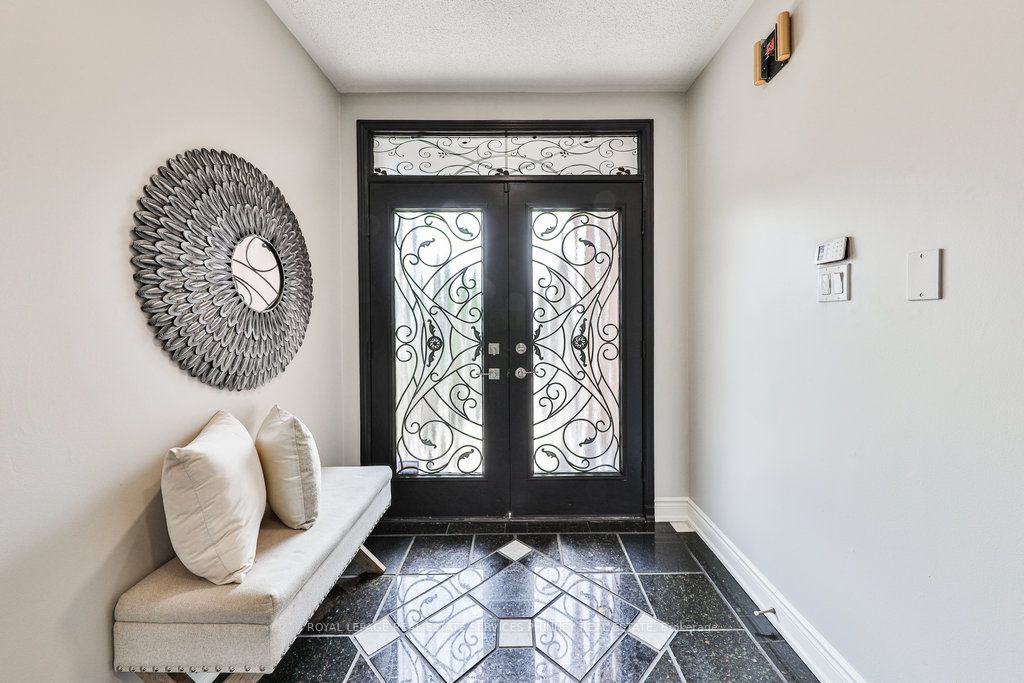 5628 Palmerston Cres