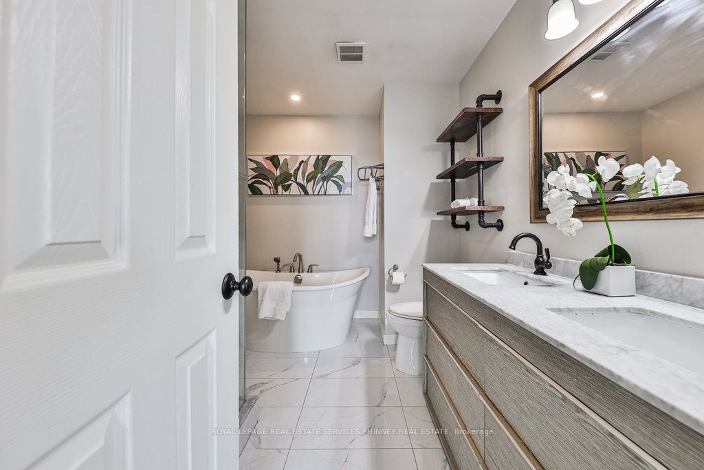 5628 Palmerston Cres