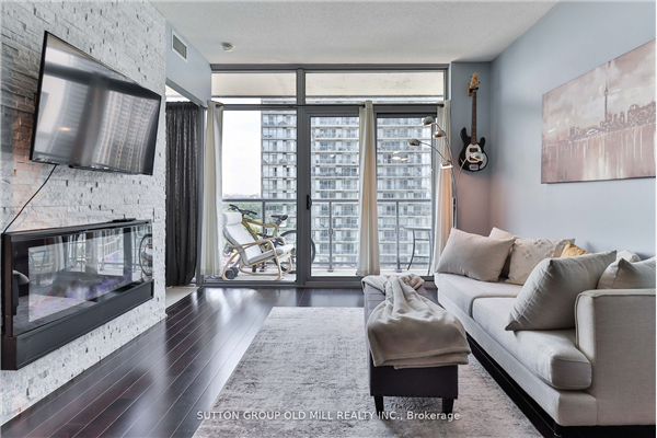 105 The Queensway, Toronto