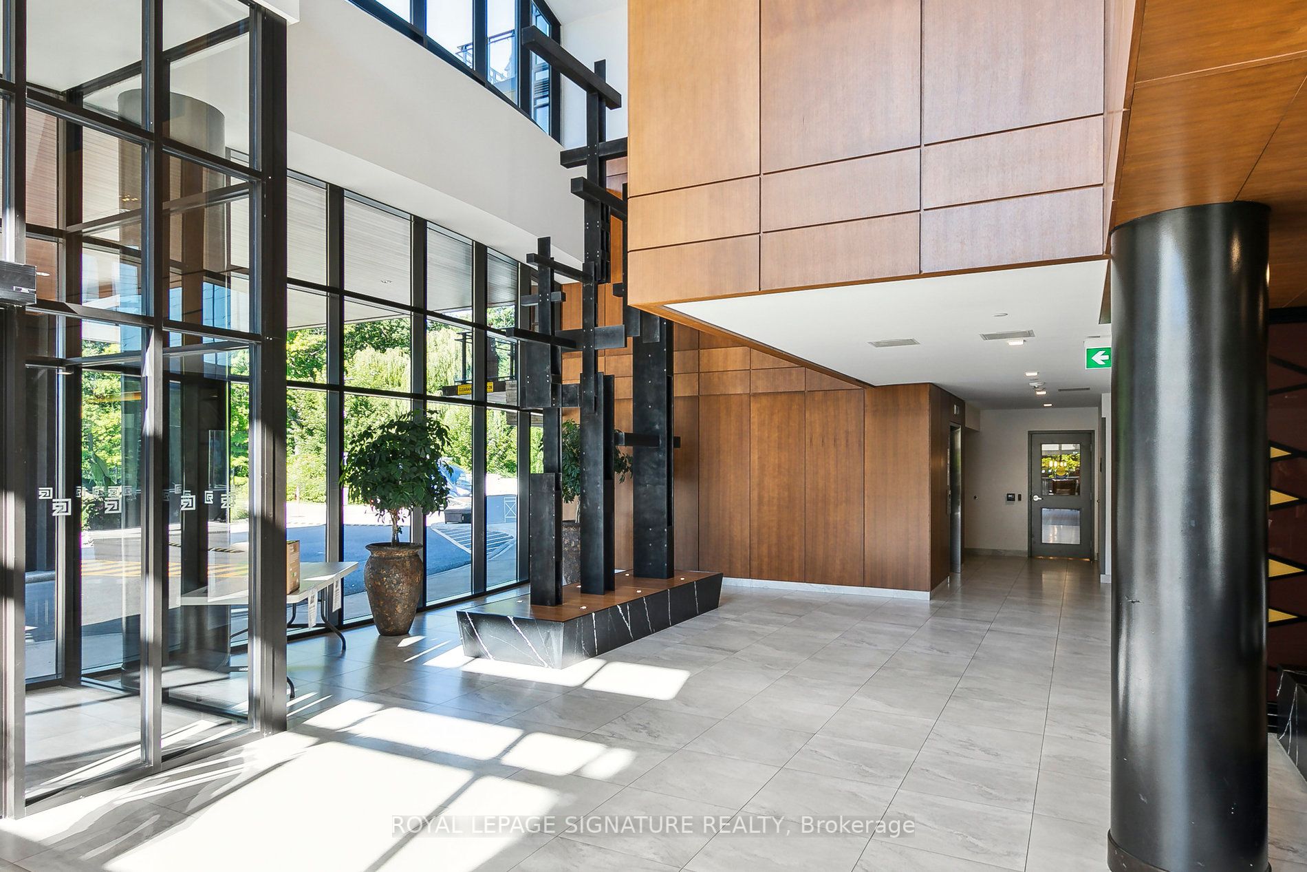 1575 Lakeshore Rd W, #109