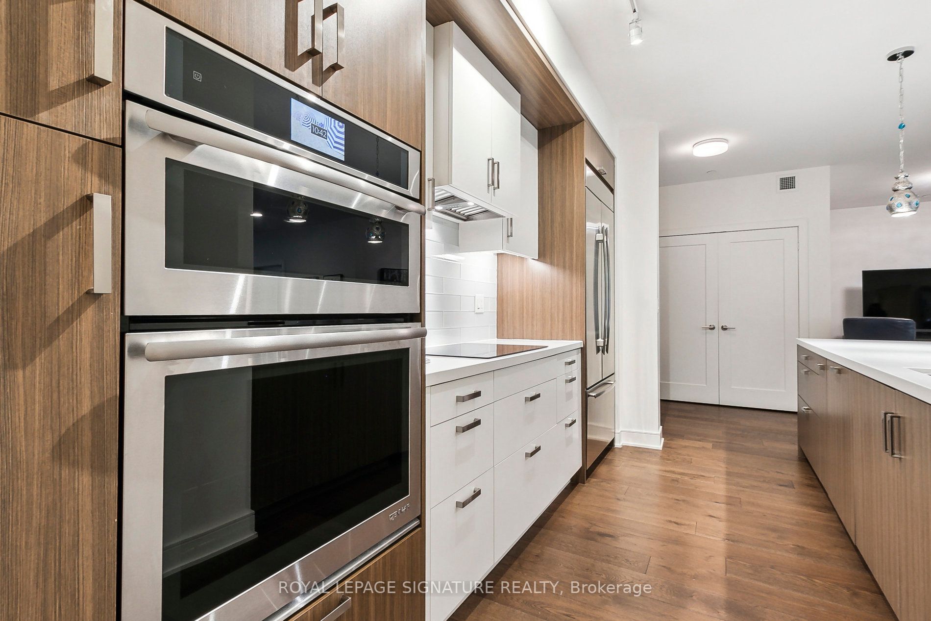 1575 Lakeshore Rd W, #109
