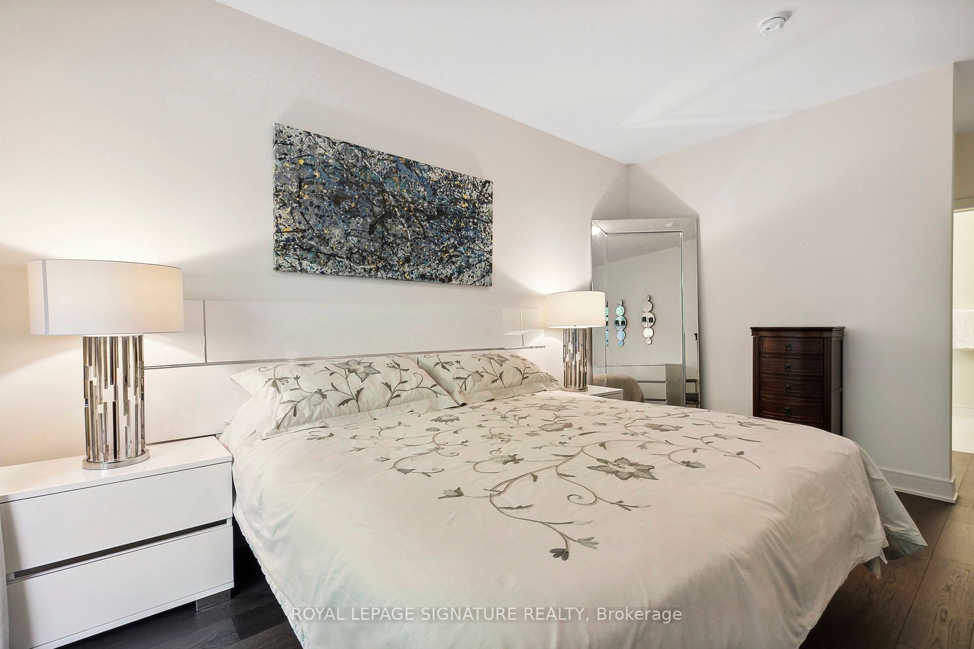 1575 Lakeshore Rd W, #109