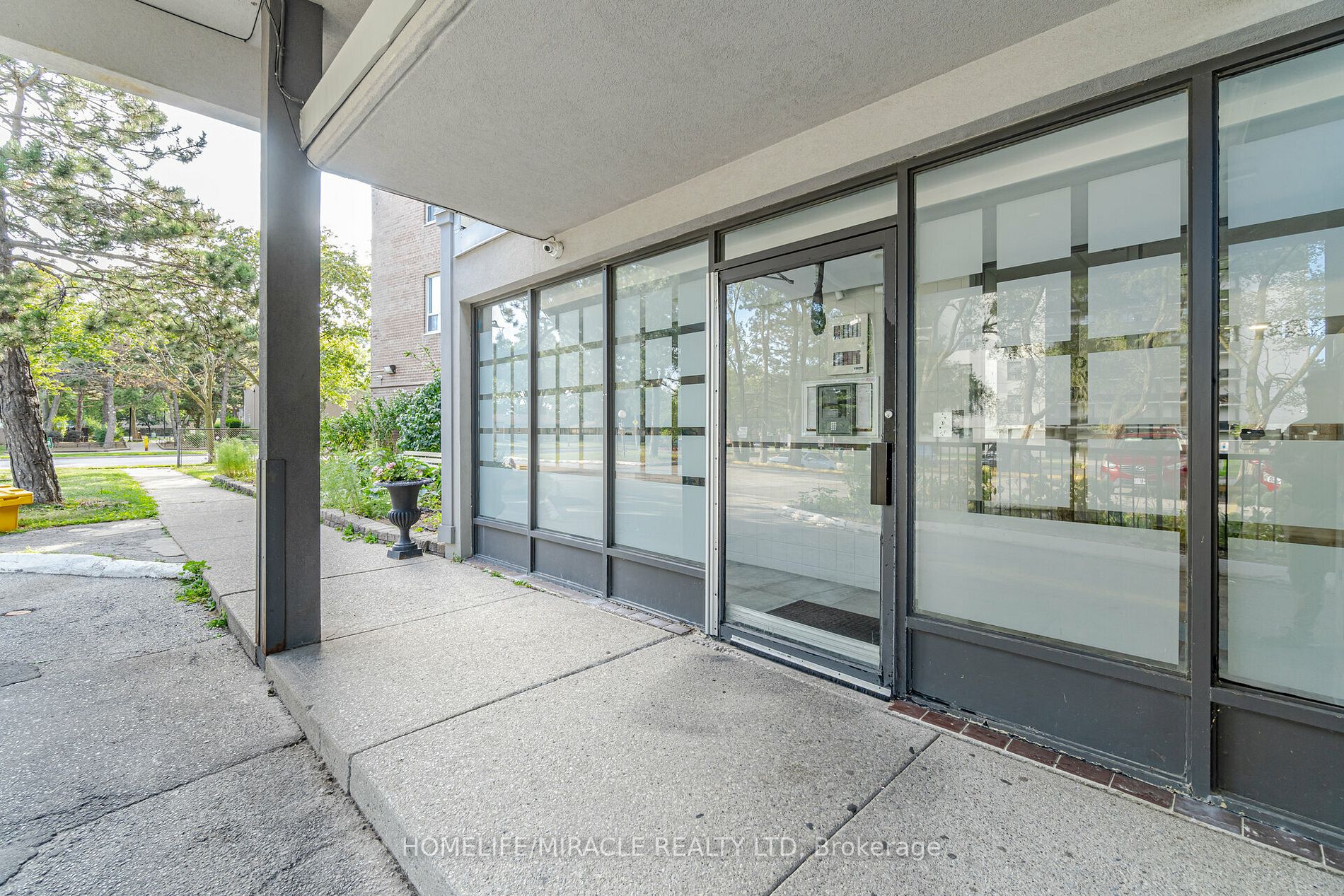 3065 Queen Frederica Dr, #1107