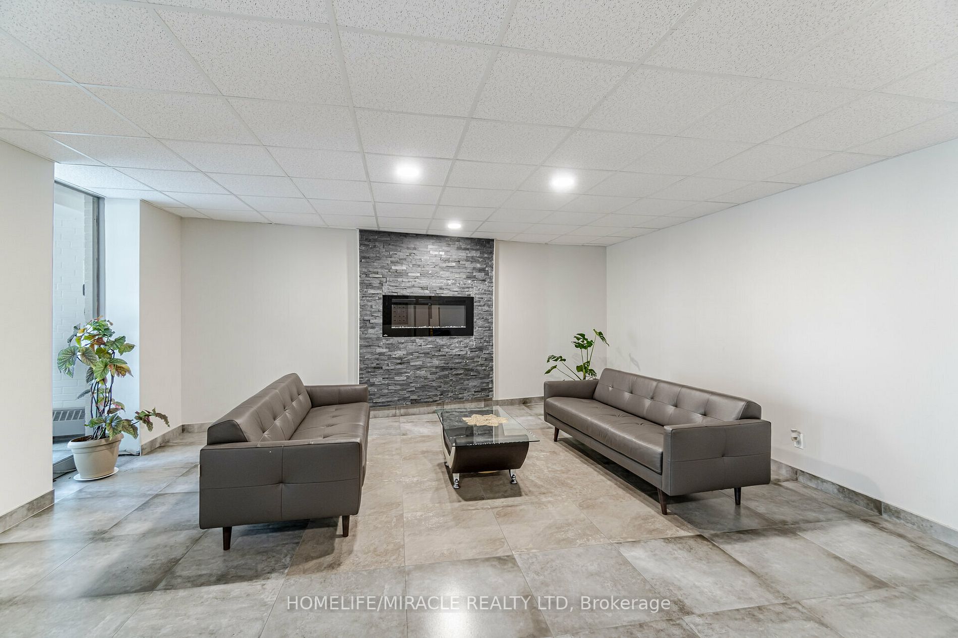 3065 Queen Frederica Dr, #1107