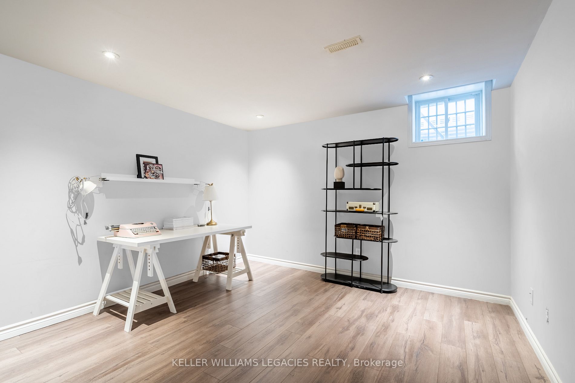 4 Sandway Dr