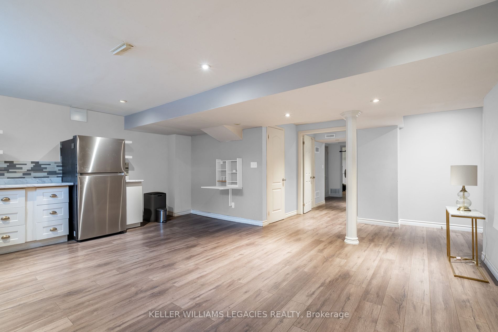 4 Sandway Dr