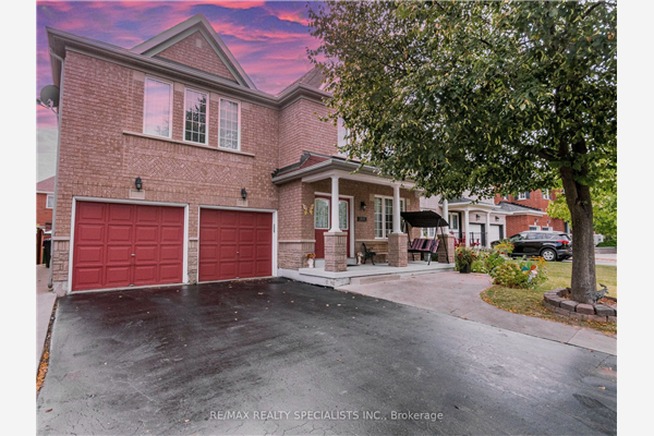96 Brisdale Dr