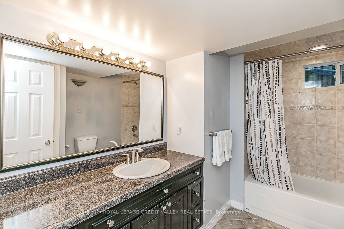 5 Melville Cres