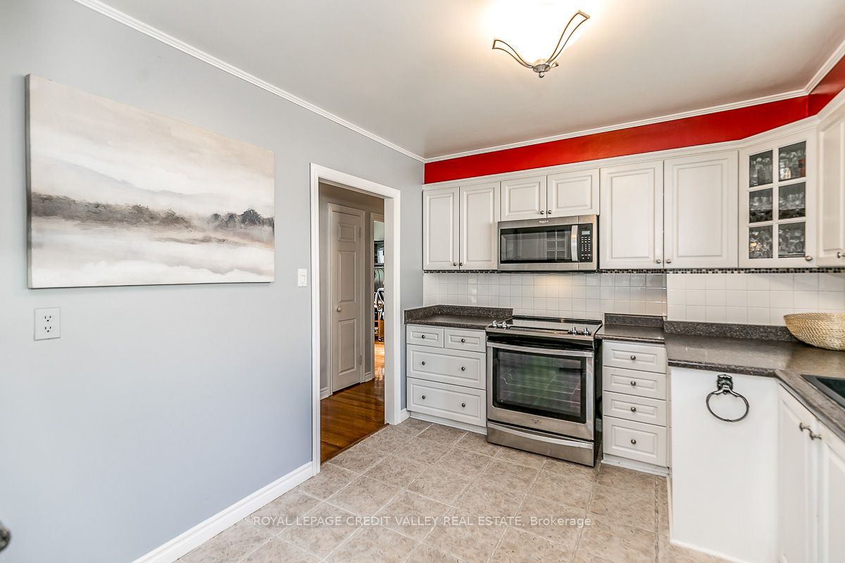 5 Melville Cres
