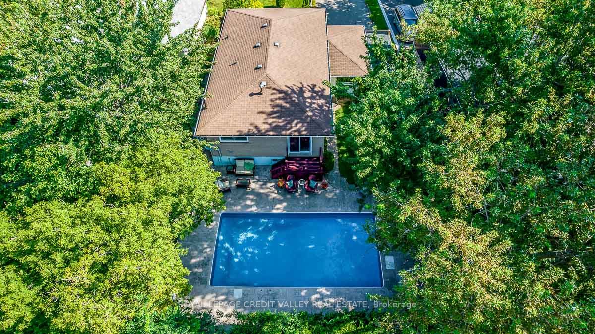 5 Melville Cres