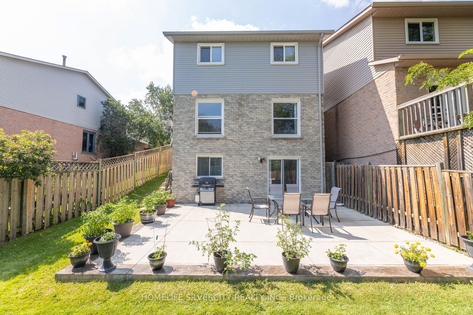3122 Driftwood Dr