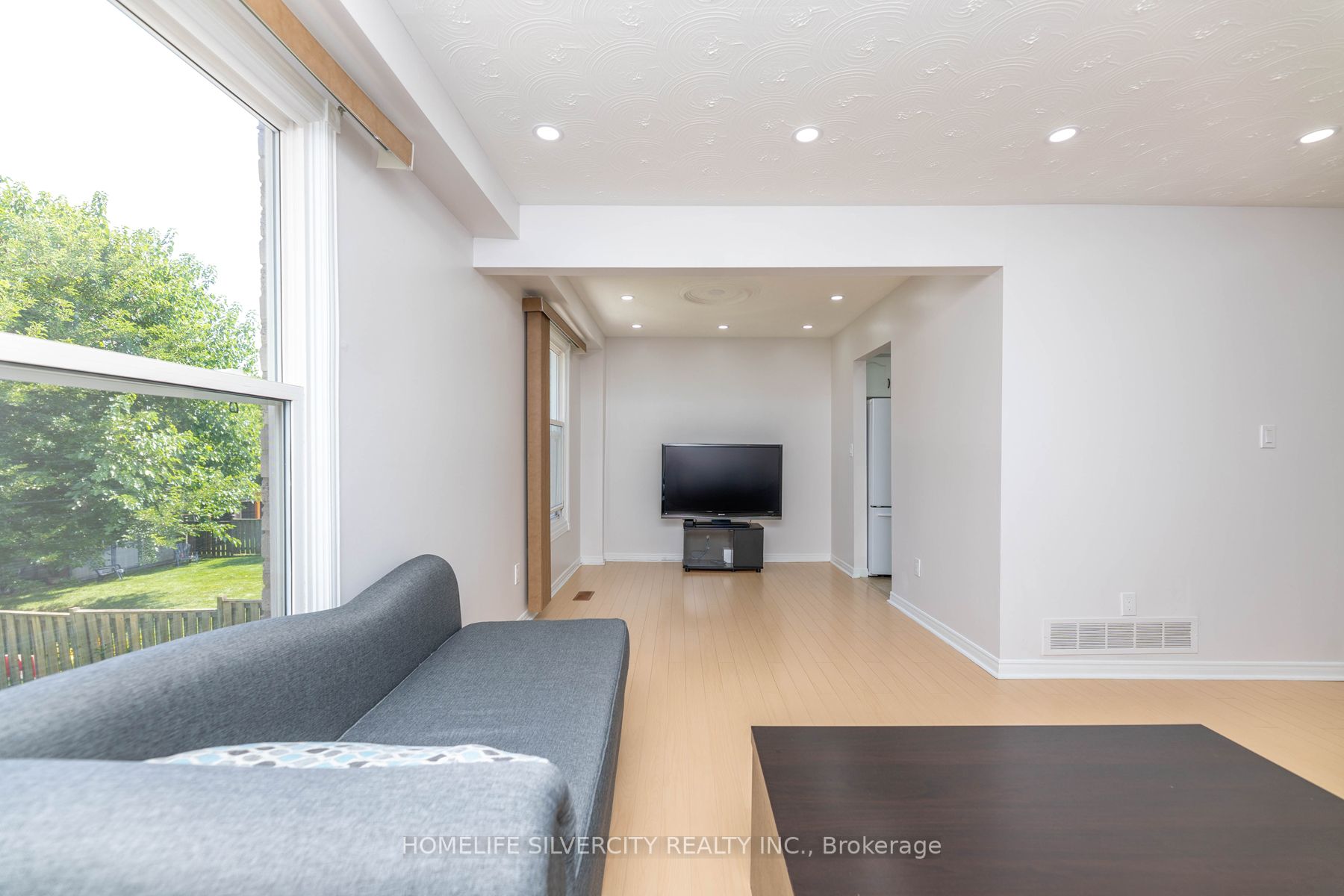 3122 Driftwood Dr