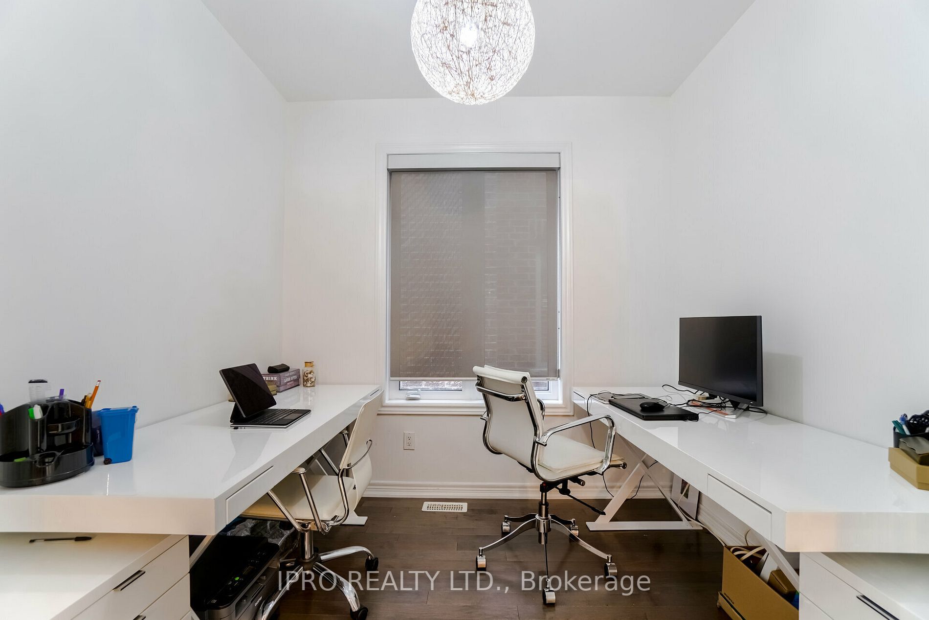 25 Jolana Cres