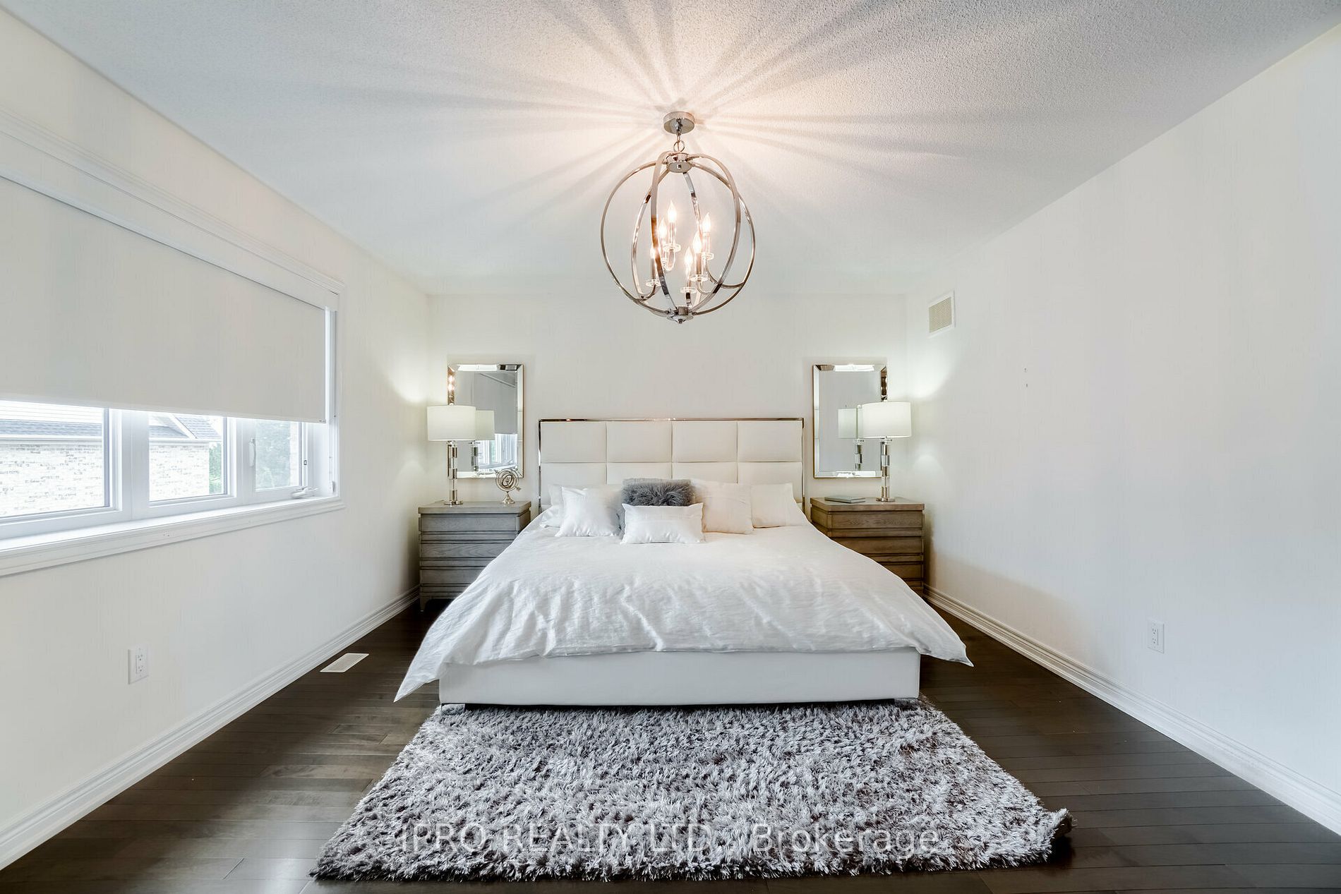 25 Jolana Cres