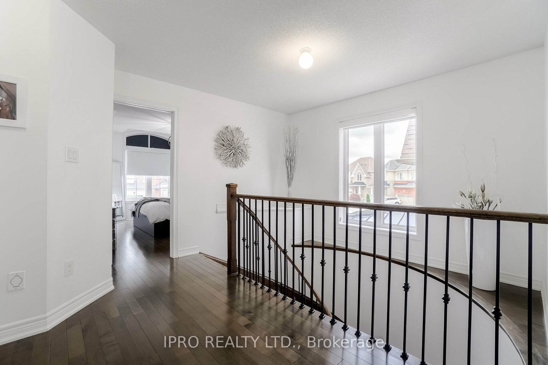 25 Jolana Cres