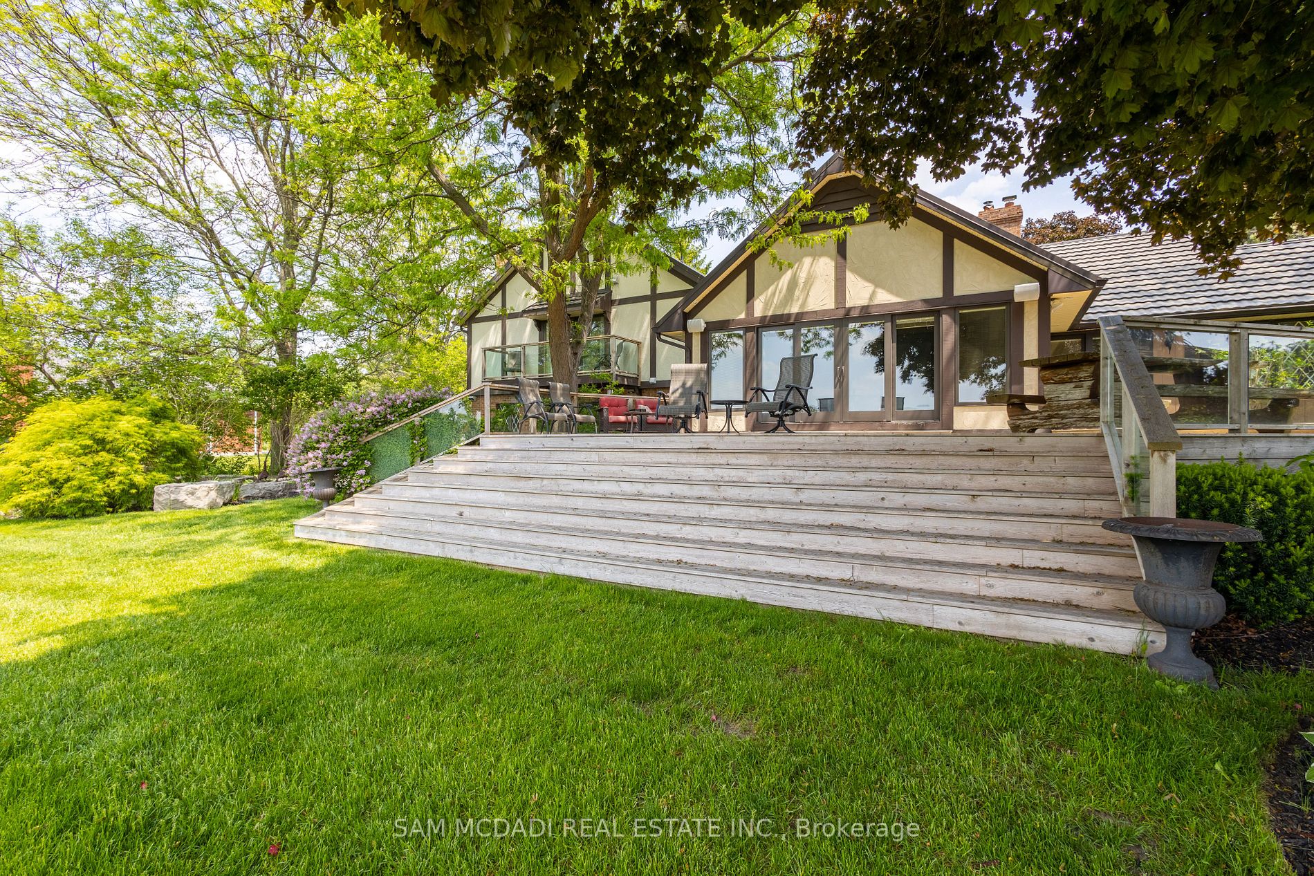 18 Ingleview Dr