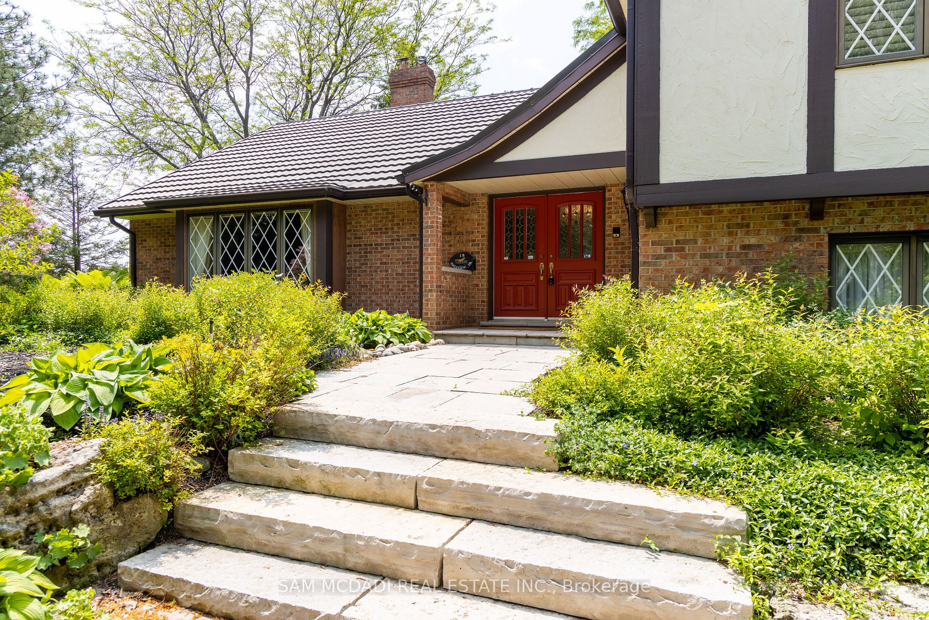 18 Ingleview Dr