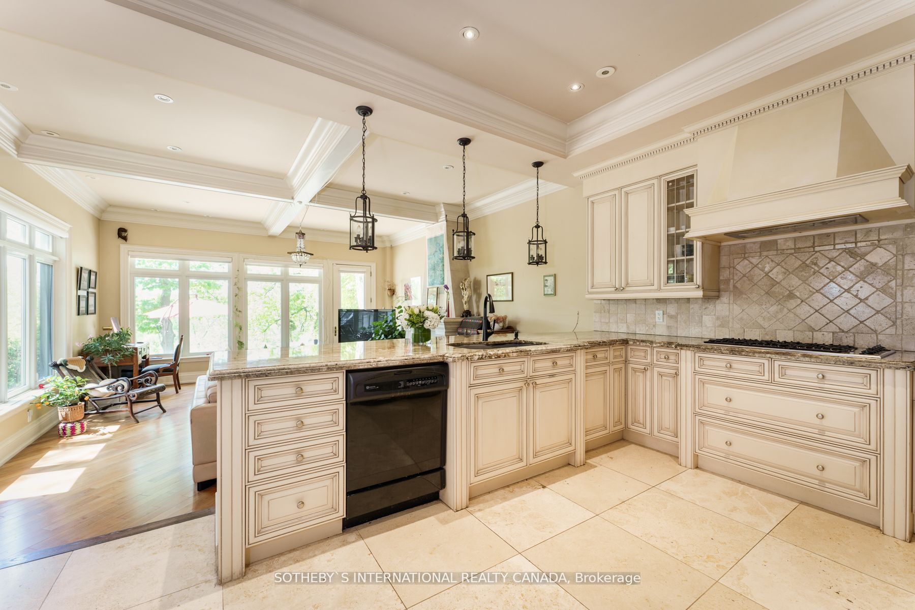 41 Riverside Cres