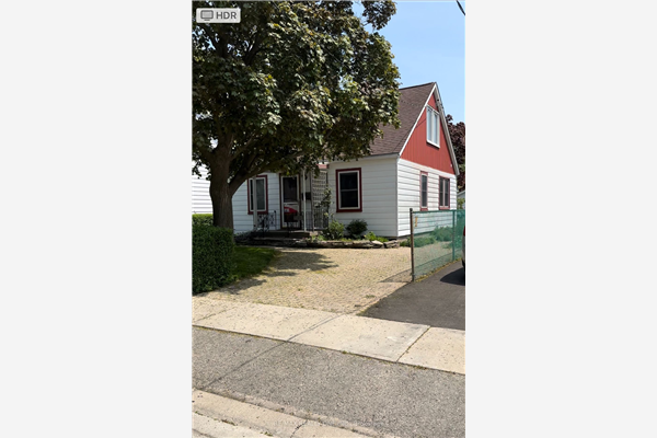 33 Jessi St W