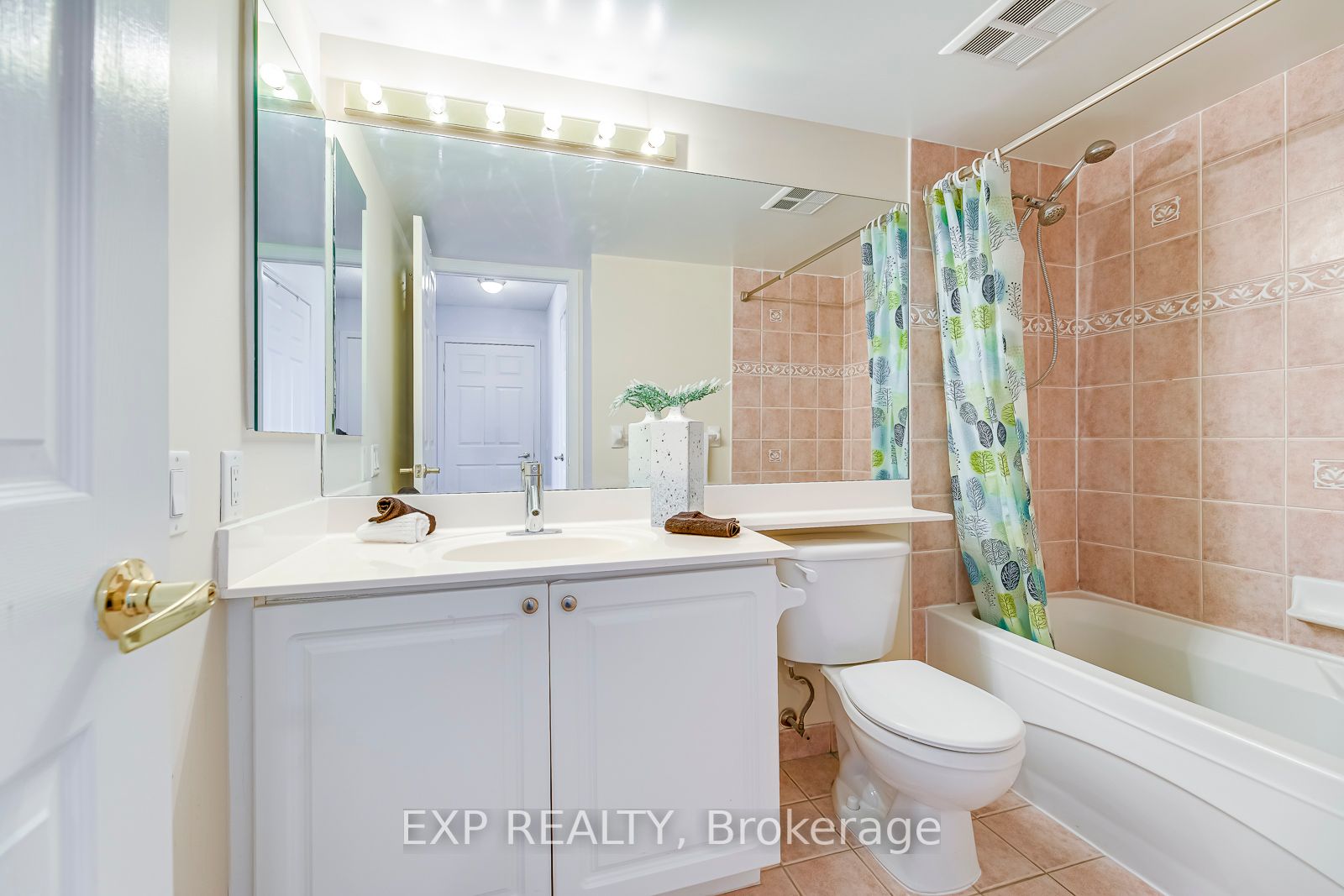 25 Kingsbridge Garden Circ, #1216