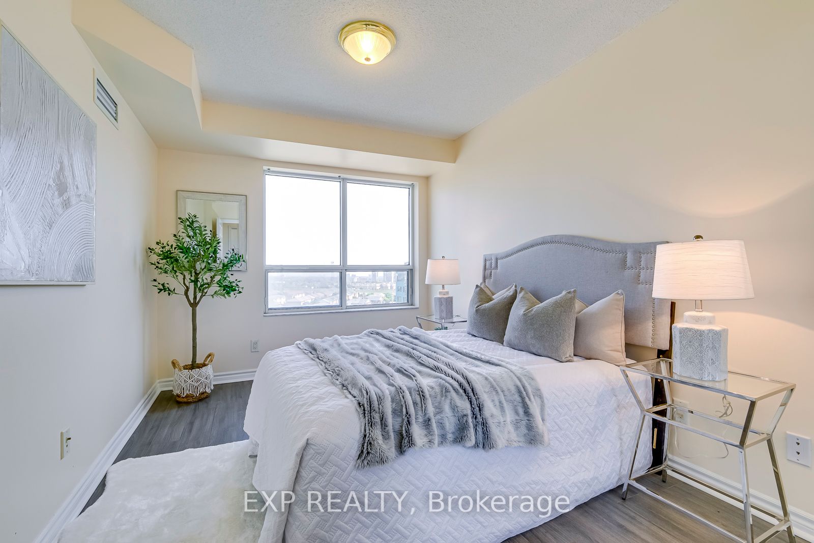 25 Kingsbridge Garden Circ, #1216