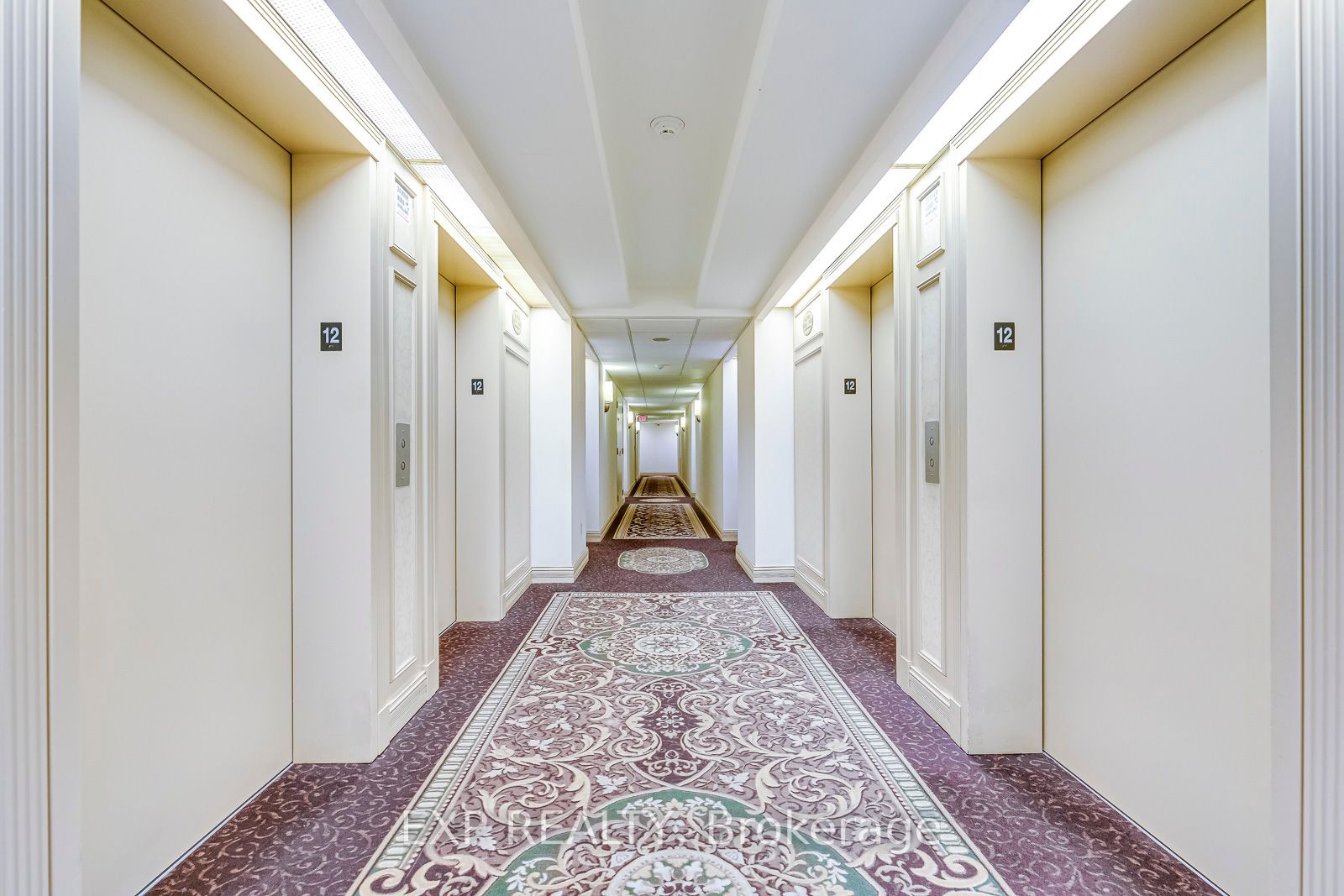 25 Kingsbridge Garden Circ, #1216