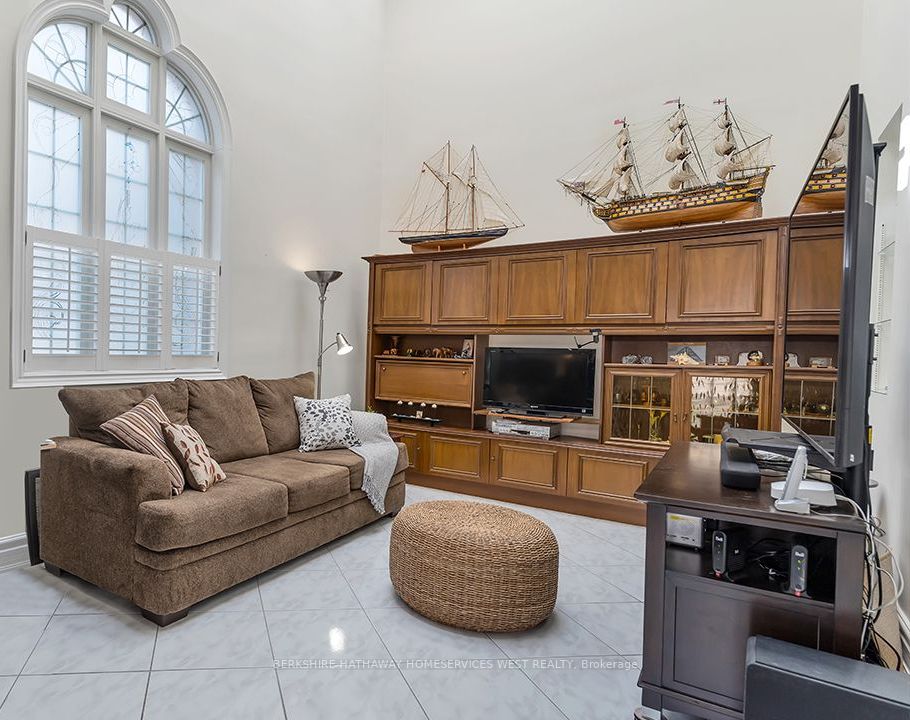 1429 Brentano Blvd