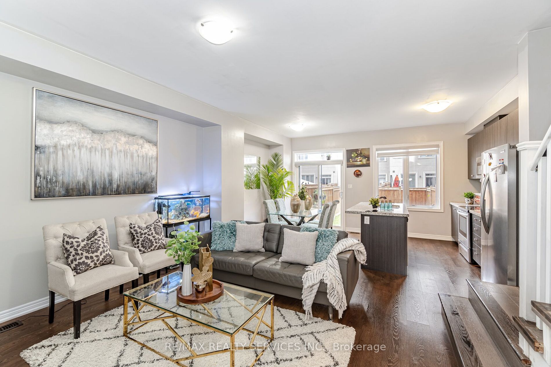 74 Doris Pawley Crescent W