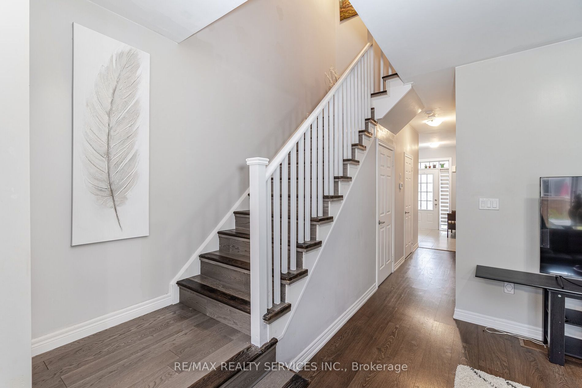 74 Doris Pawley Crescent W