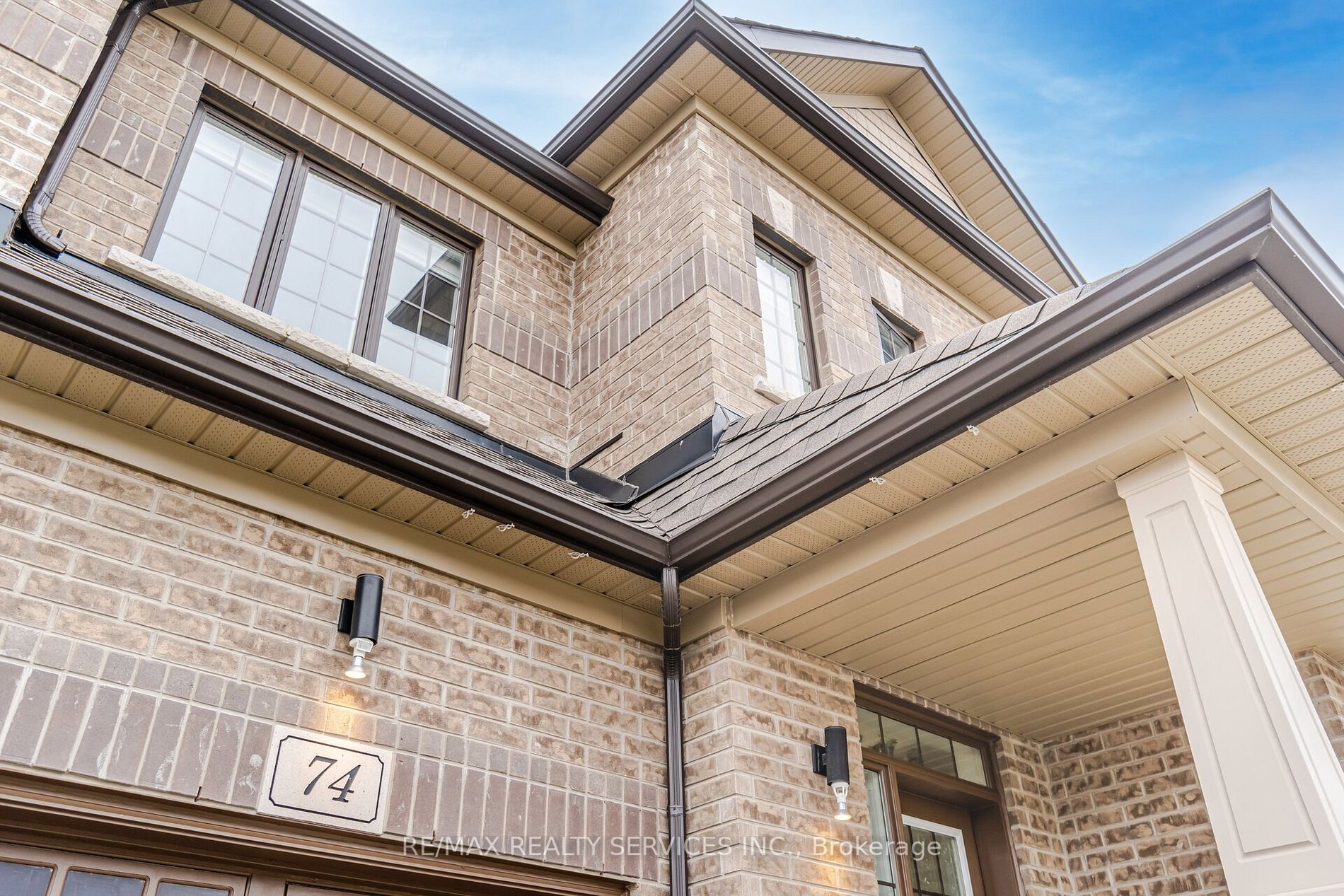74 Doris Pawley Crescent W