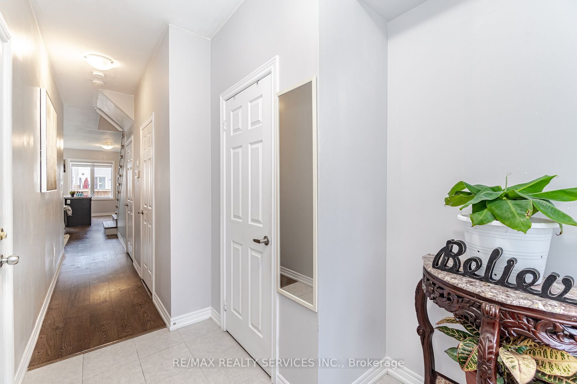 74 Doris Pawley Crescent W
