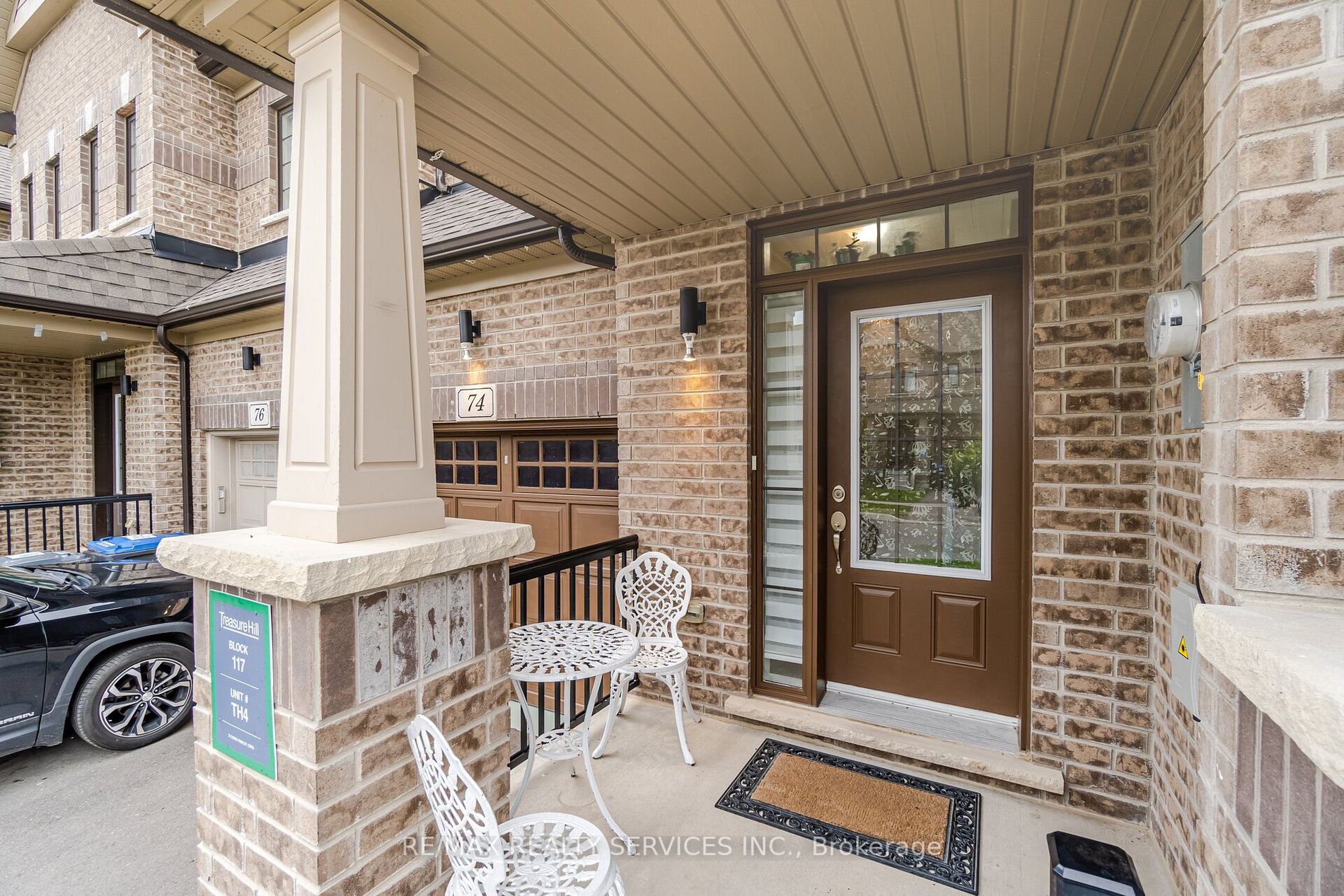 74 Doris Pawley Crescent W