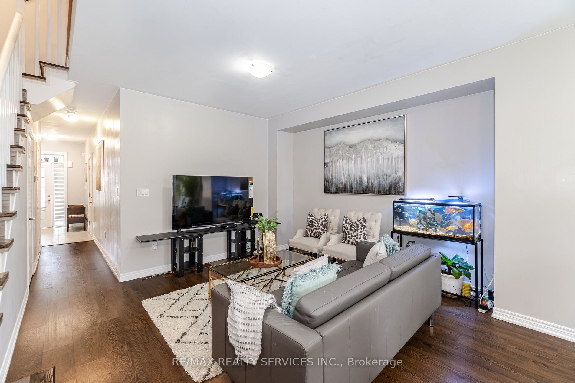 74 Doris Pawley Crescent W