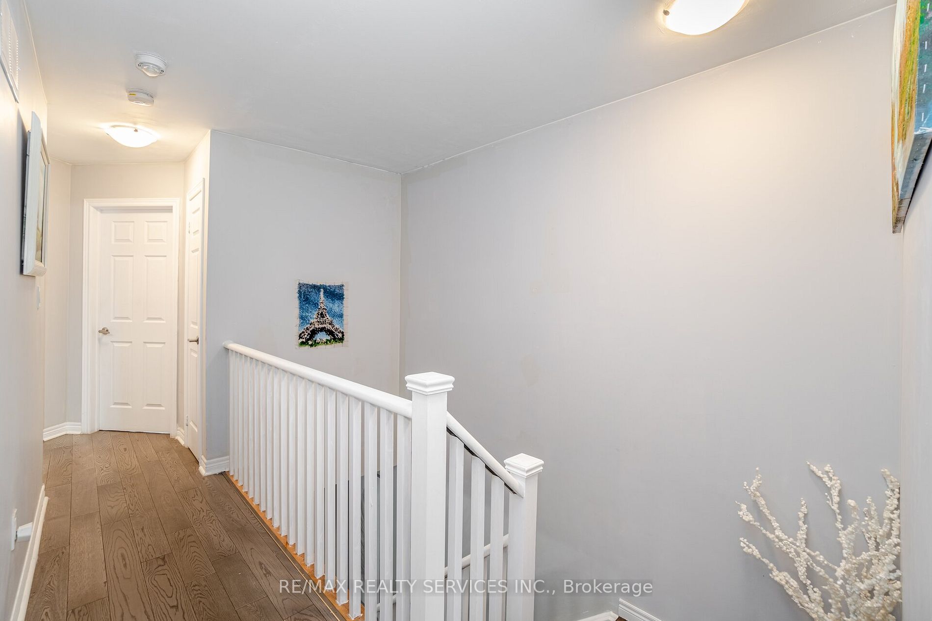 74 Doris Pawley Crescent W