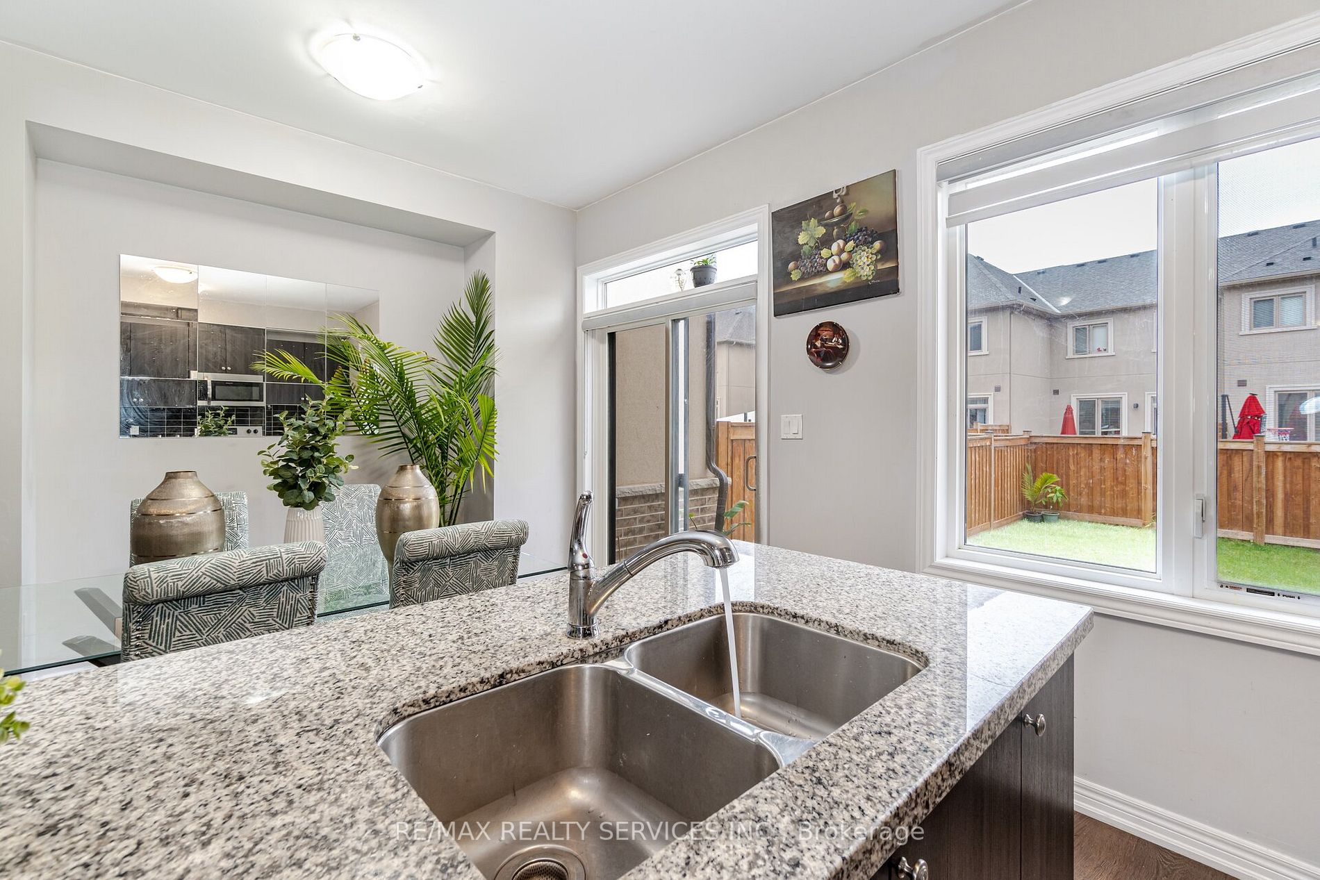 74 Doris Pawley Crescent W