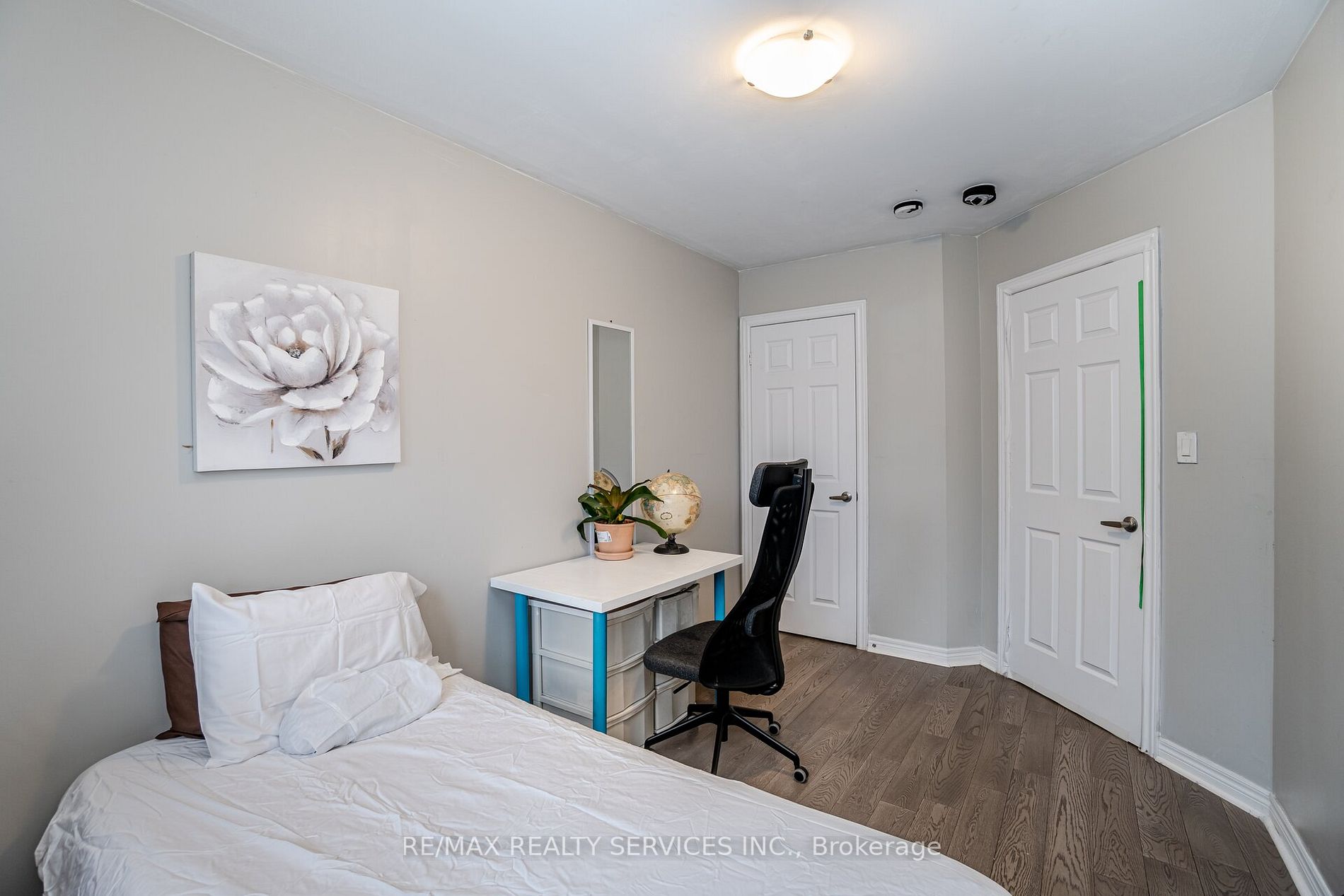 74 Doris Pawley Crescent W