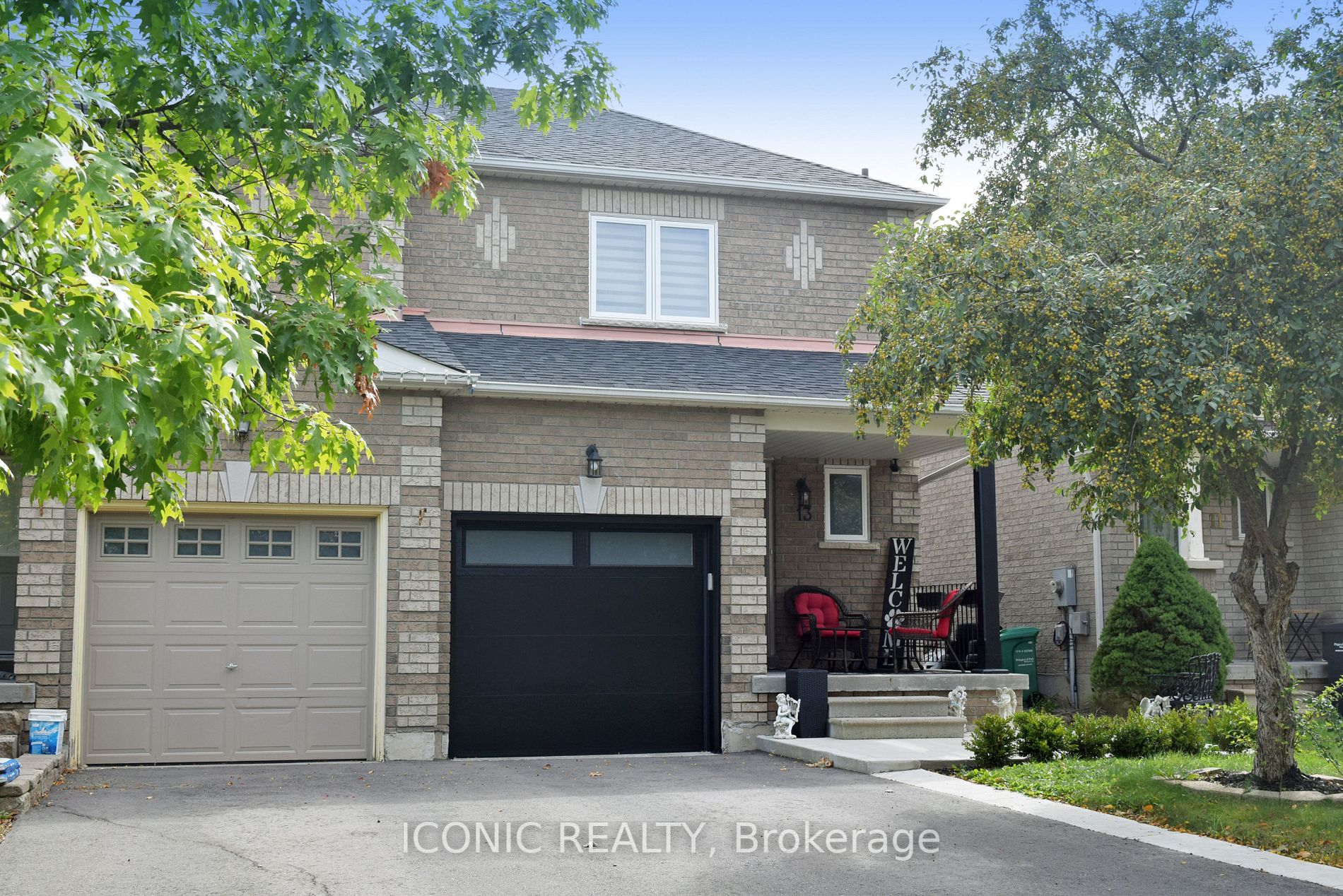 13 Manorwood Crt