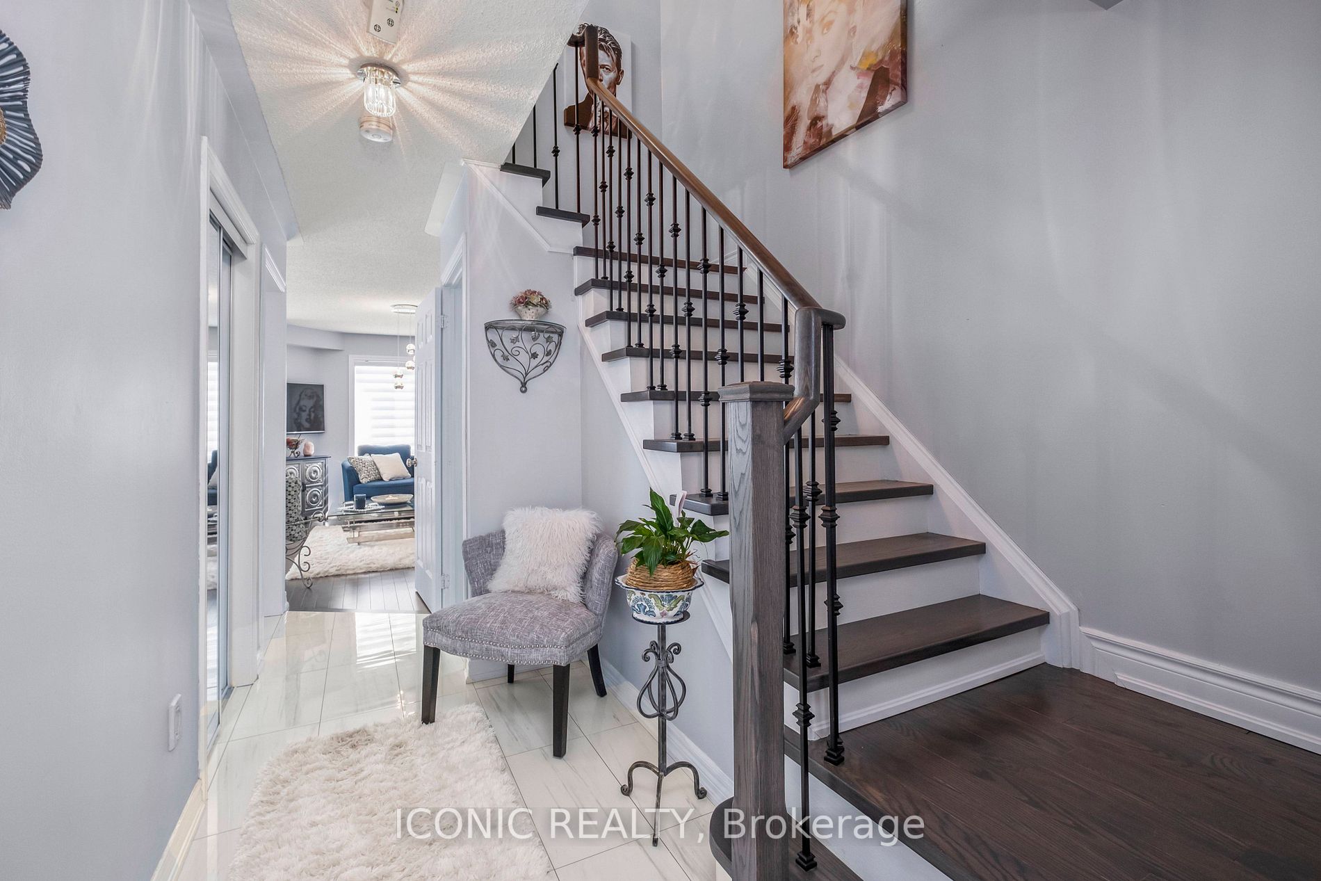 13 Manorwood Crt