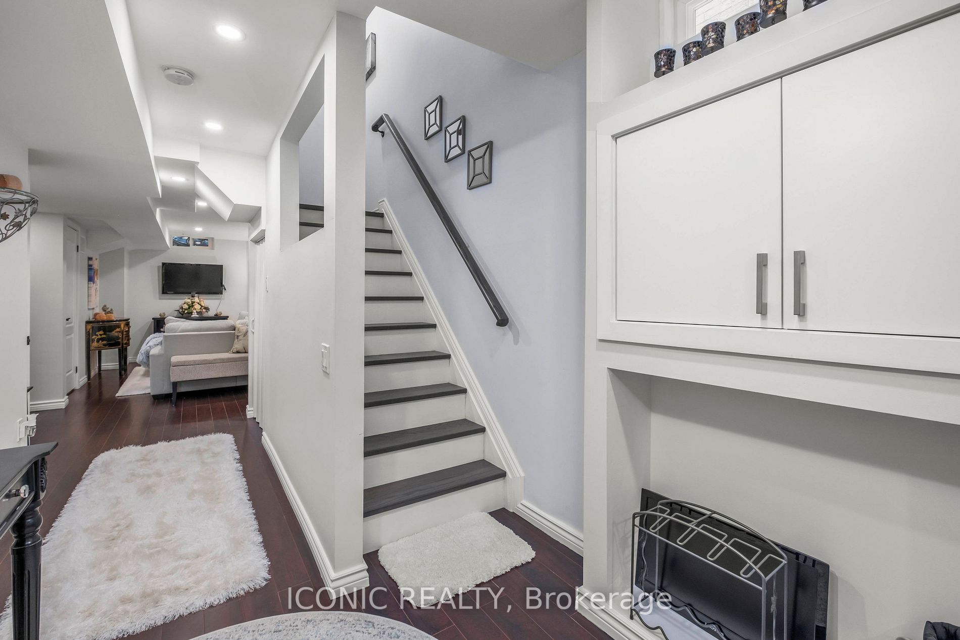 13 Manorwood Court