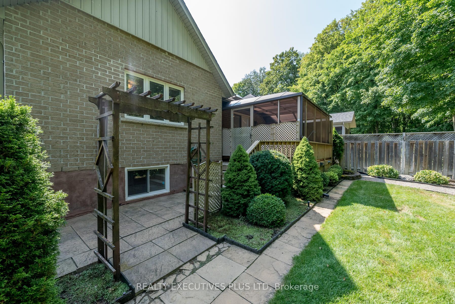 9 Hilliard Court