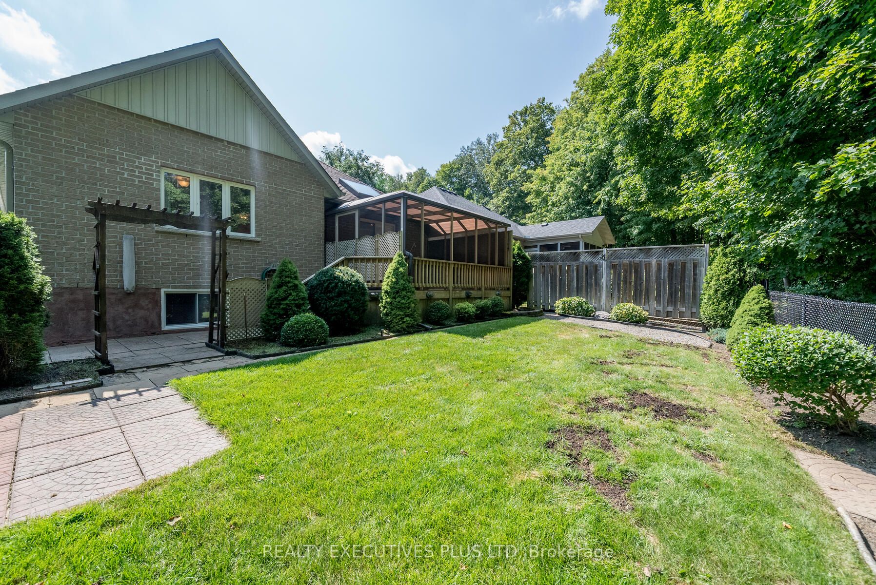 9 Hilliard Court