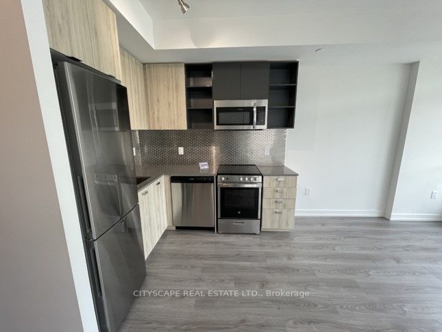 10 De Boers Dr, #414