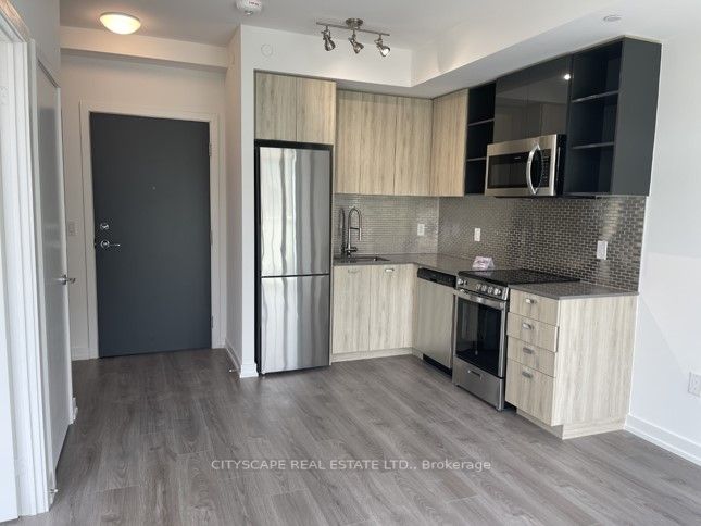 10 De Boers Dr, #414
