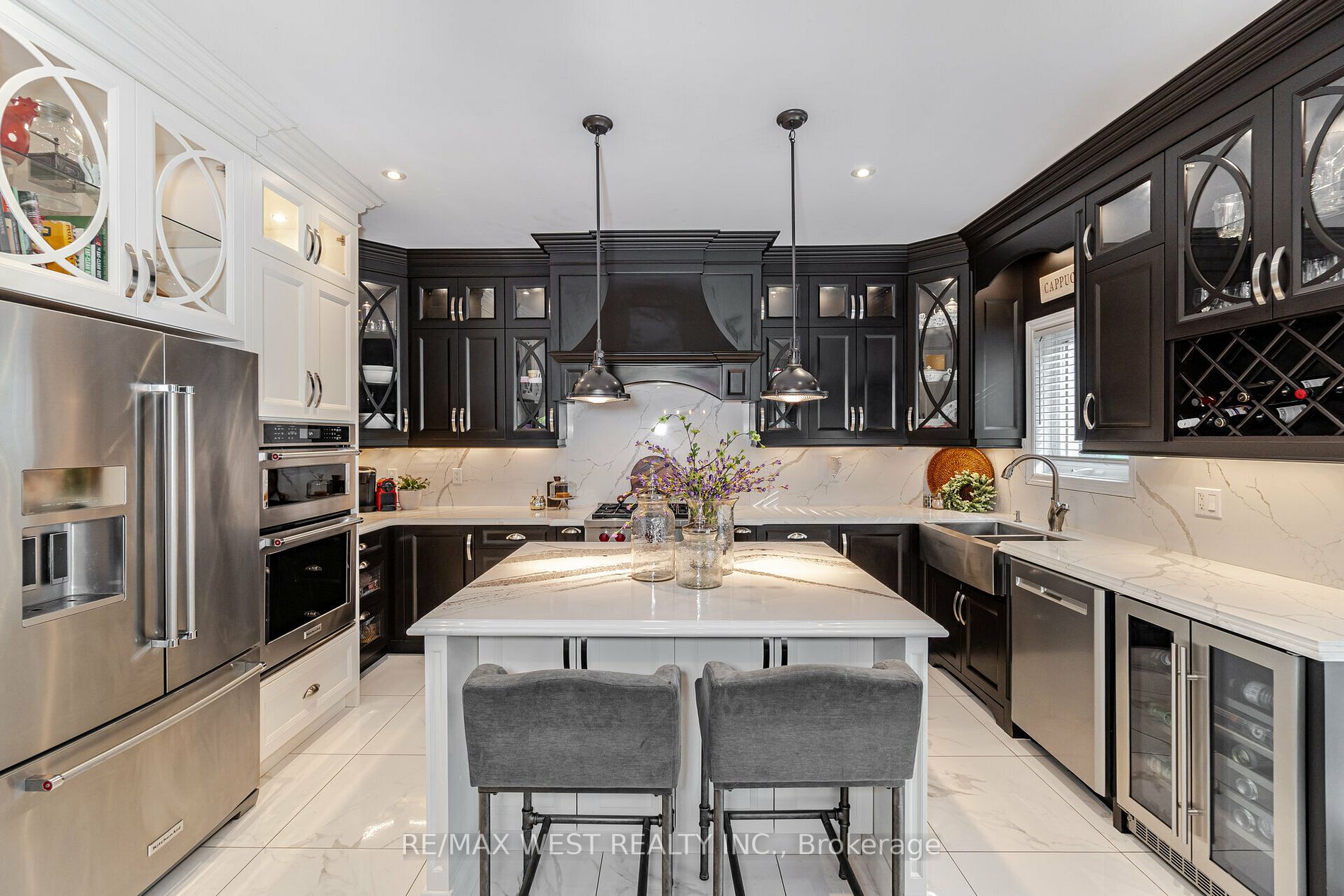 6 Meadow Brook Court