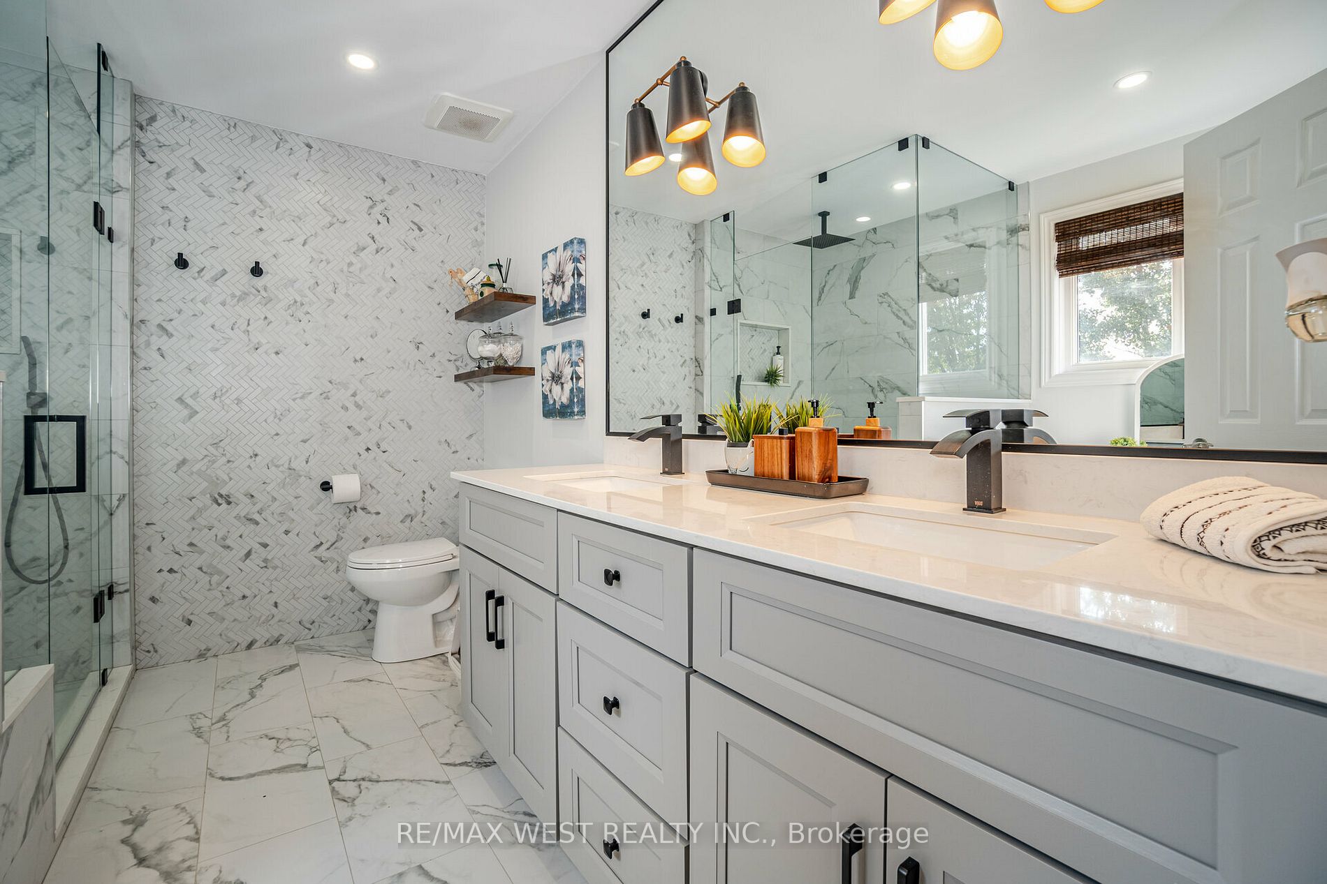 6 Meadow Brook Court