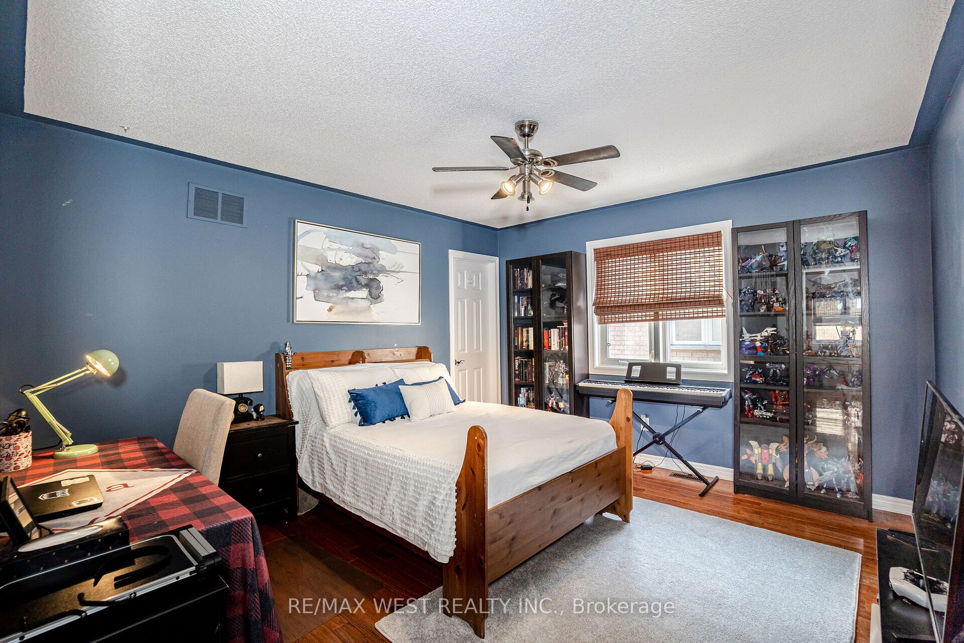 6 Meadow Brook Court