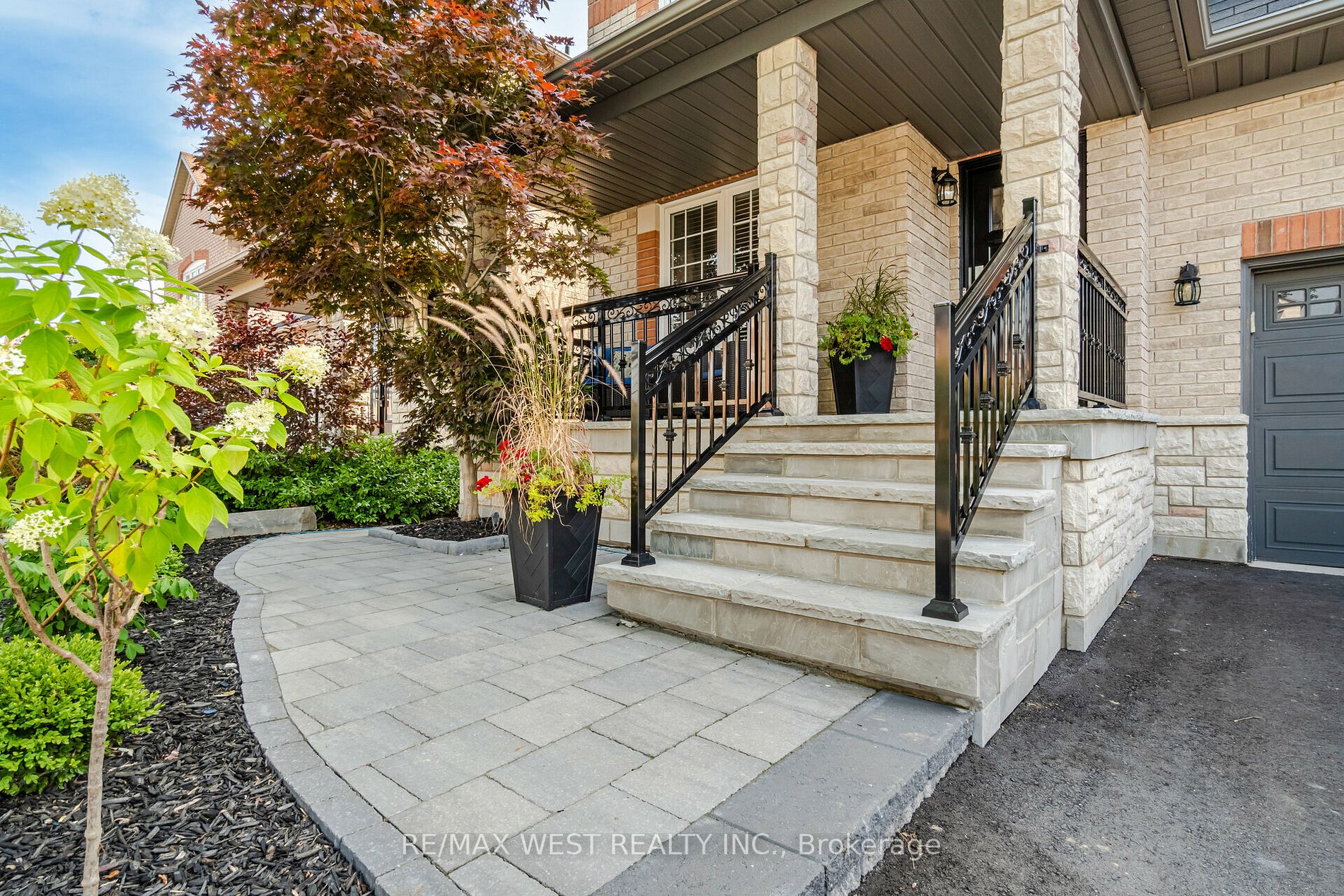 6 Meadow Brook Court